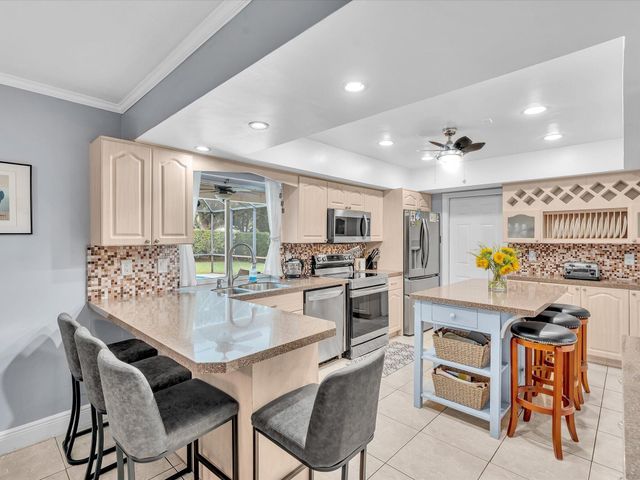 7381 SW 9th Street, Plantation, FL 33317