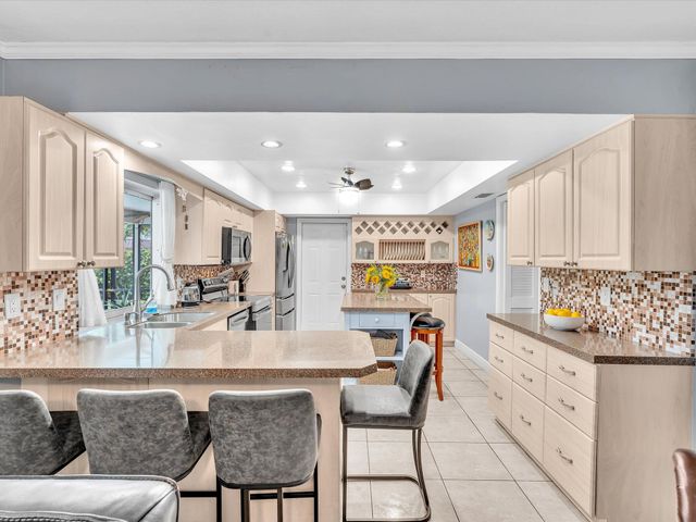 7381 SW 9th Street, Plantation, FL 33317