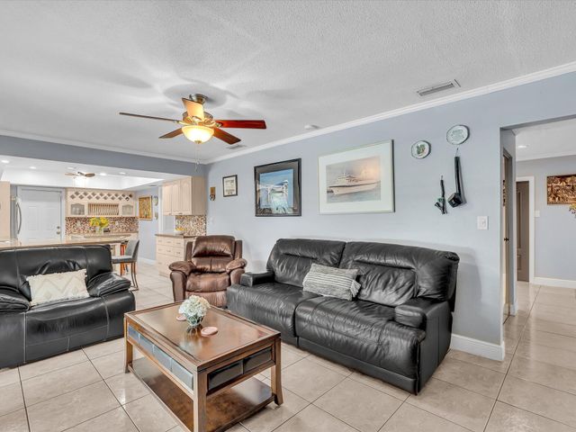7381 SW 9th Street, Plantation, FL 33317