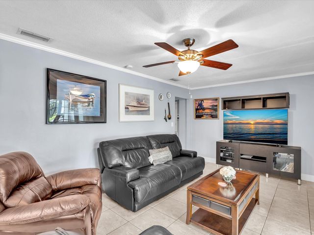 7381 SW 9th Street, Plantation, FL 33317