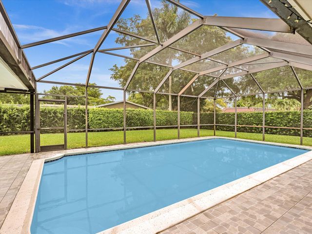 7381 SW 9th Street, Plantation, FL 33317