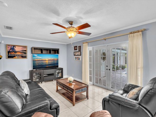7381 SW 9th Street, Plantation, FL 33317