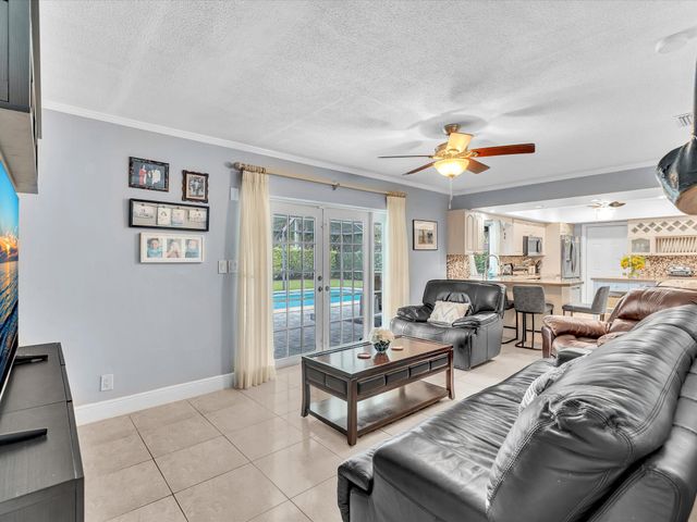7381 SW 9th Street, Plantation, FL 33317