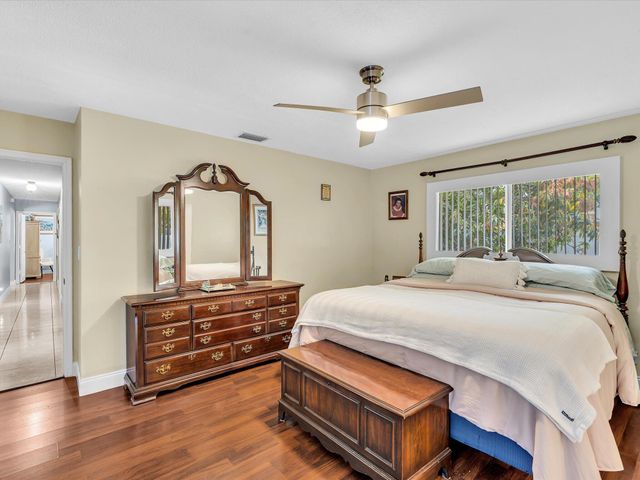 7381 SW 9th Street, Plantation, FL 33317