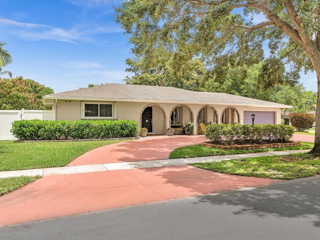 7381 SW 9th Street, Plantation, FL 33317