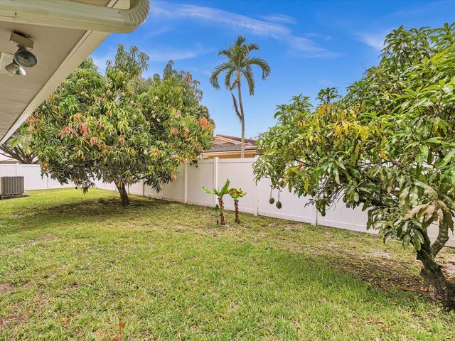 7381 SW 9th Street, Plantation, FL 33317