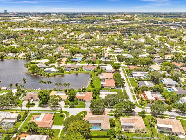 7381 SW 9th Street, Plantation, FL 33317