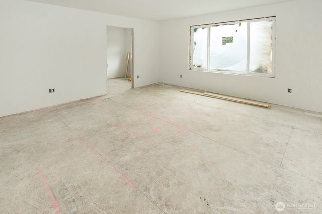 16933 32nd Avenue E, Tacoma, WA 98446