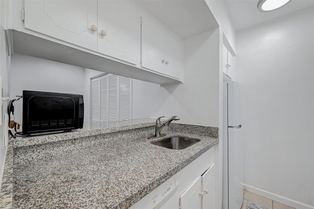 5863 Inwood Drive 3, Houston, TX 77057
