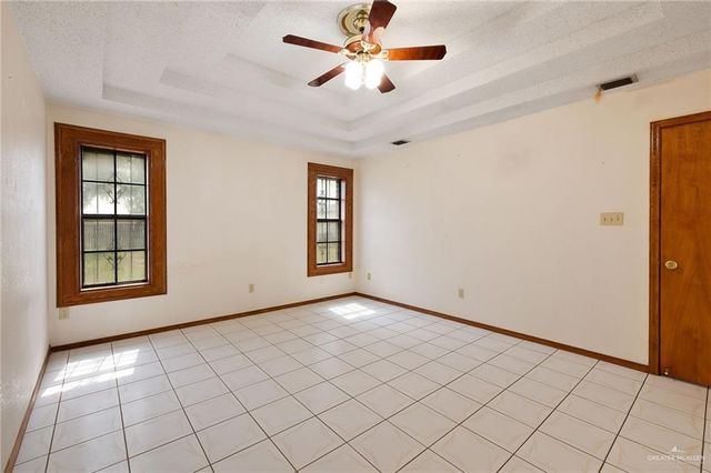 906 W Veterans Boulevard, Palmview, TX 78572