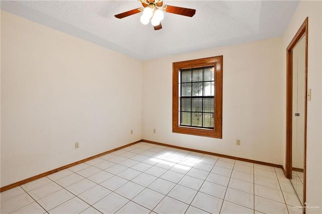 906 W Veterans Boulevard, Palmview, TX 78572