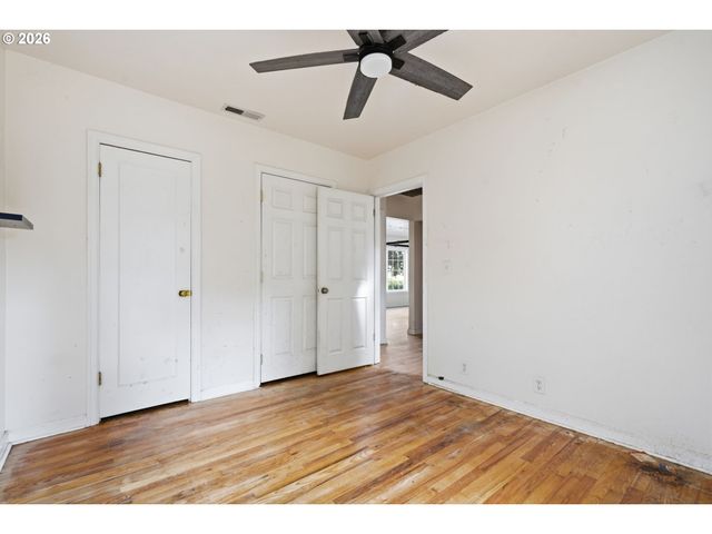945 N JUNIPER St, Canby, OR 97013