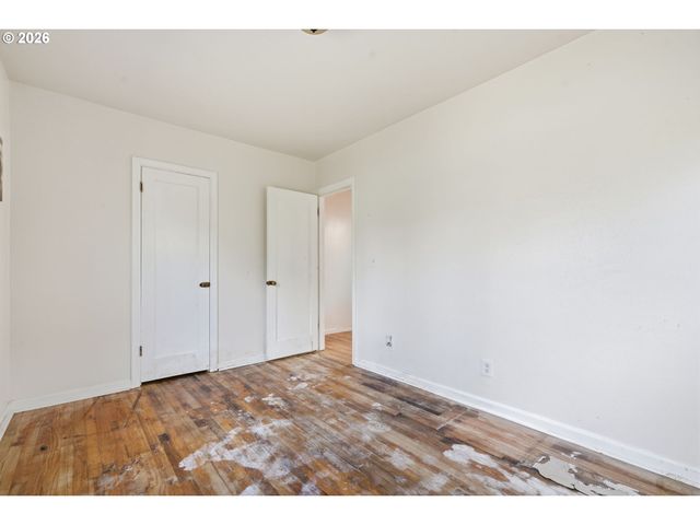 945 N JUNIPER St, Canby, OR 97013