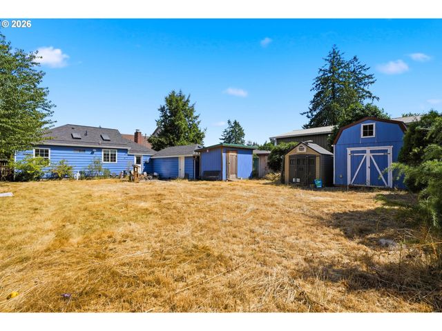 945 N JUNIPER St, Canby, OR 97013