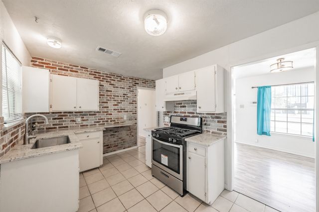 2703 Gus Thomasson Road, Dallas, TX 75228