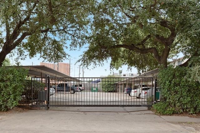 2626 North Boulevard 22, Houston, TX 77098