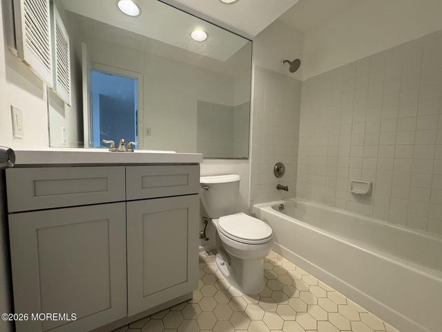 496 Cottonwood Court, Howell, NJ 07731