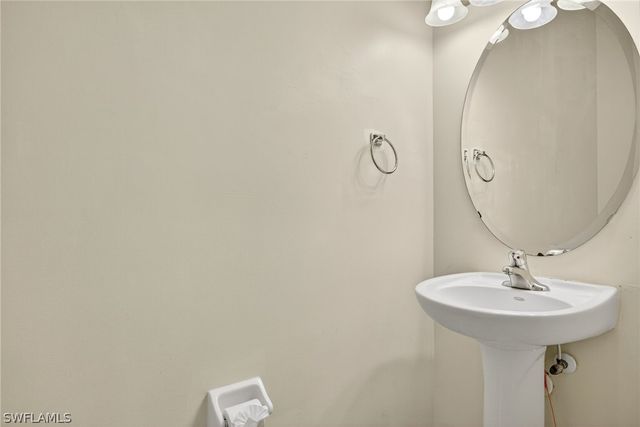 7666 Bristol CIR, Naples, FL 34120