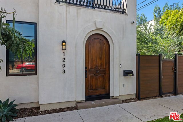 1203 N Vista Street, West Hollywood, CA 90046