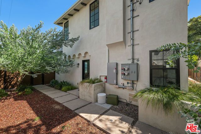 1203 N Vista Street, West Hollywood, CA 90046