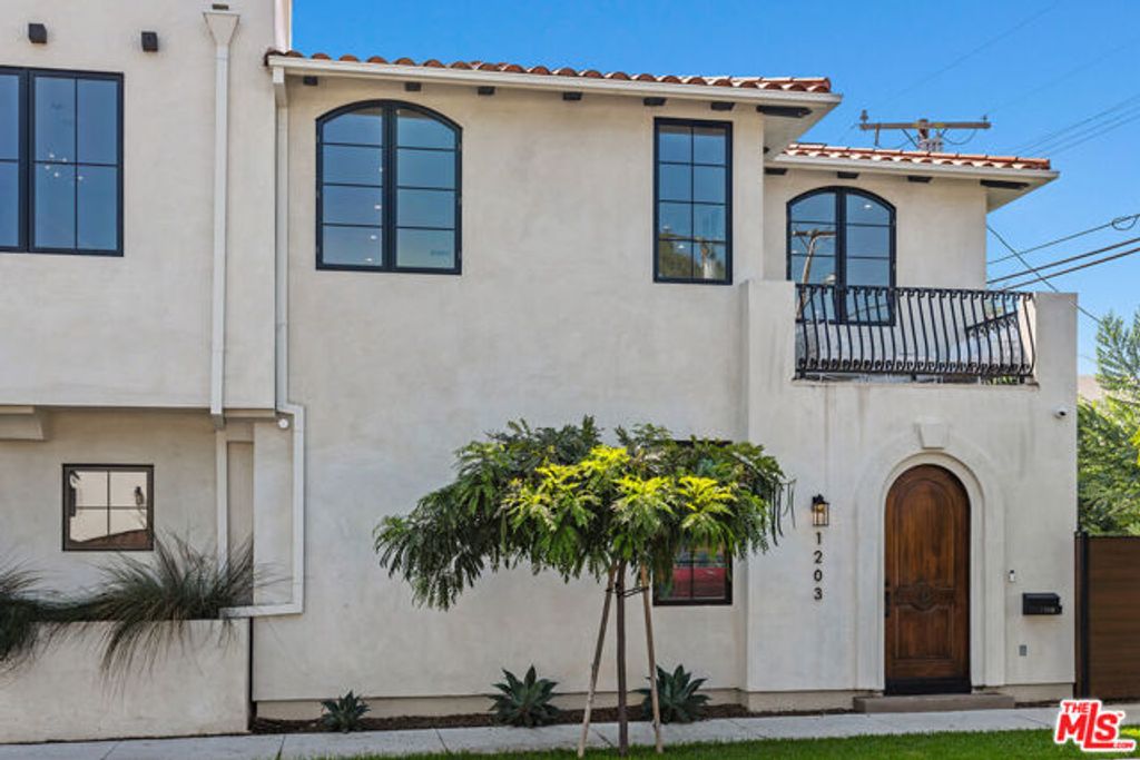 1203 N Vista Street, West Hollywood, CA 90046