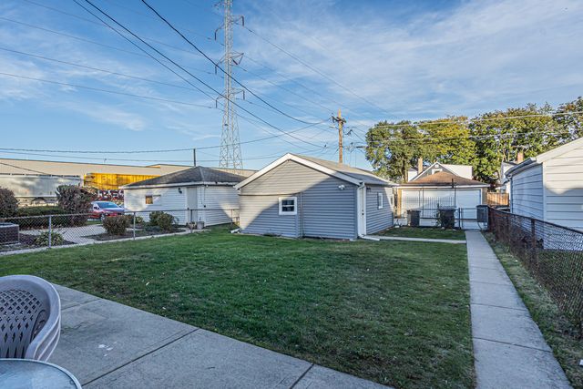 31 46th Avenue, Bellwood, IL 60104