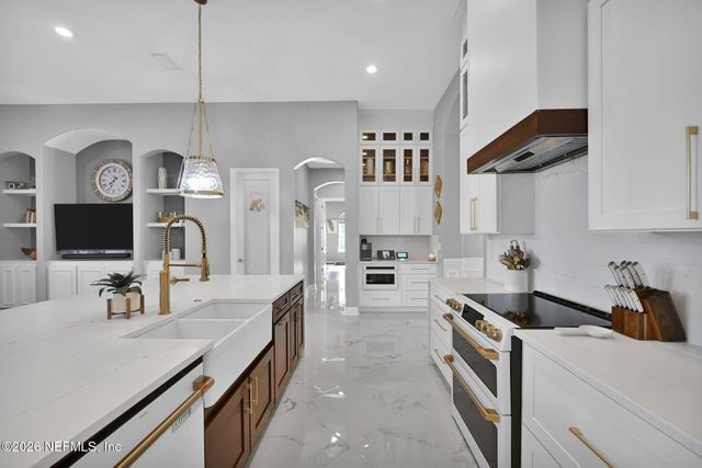 121 CHATSWORTH Drive, St. Johns, FL 32259