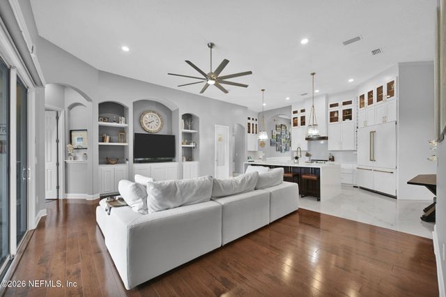121 CHATSWORTH Drive, St. Johns, FL 32259