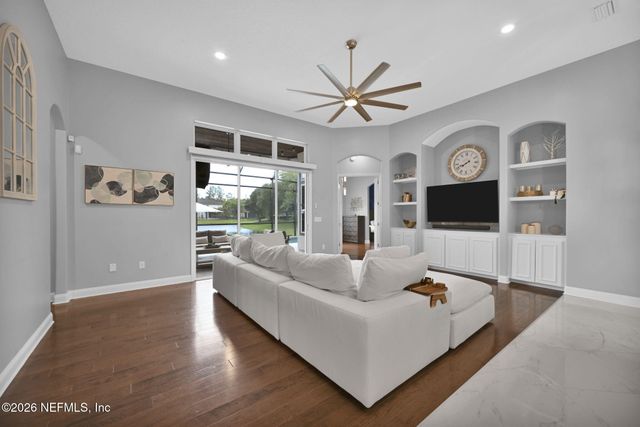 121 CHATSWORTH Drive, St. Johns, FL 32259