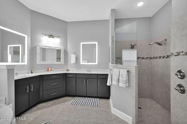 121 CHATSWORTH Drive, St. Johns, FL 32259