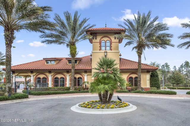 121 CHATSWORTH Drive, St. Johns, FL 32259