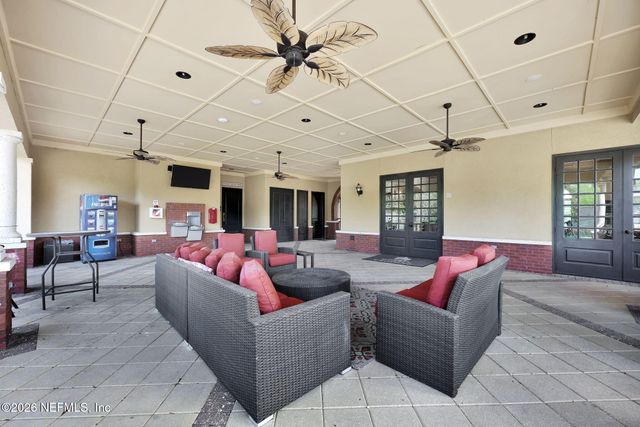 121 CHATSWORTH Drive, St. Johns, FL 32259