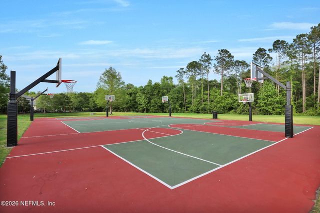 121 CHATSWORTH Drive, St. Johns, FL 32259