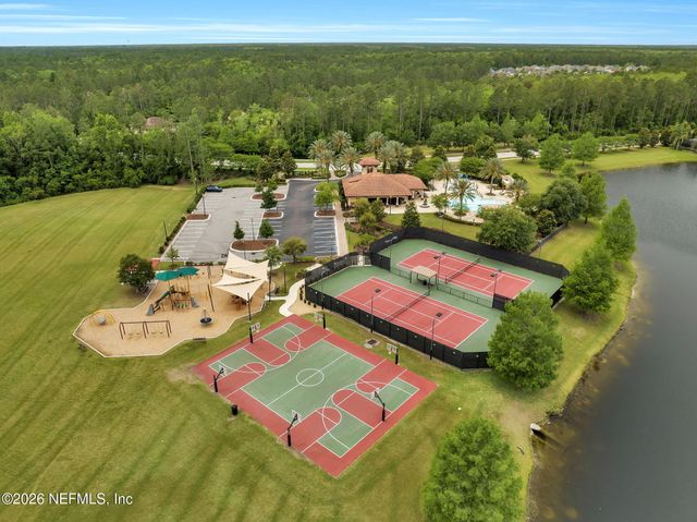 121 CHATSWORTH Drive, St. Johns, FL 32259