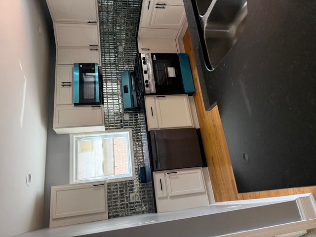 9748 S Ellis Avenue, Chicago, IL 60628