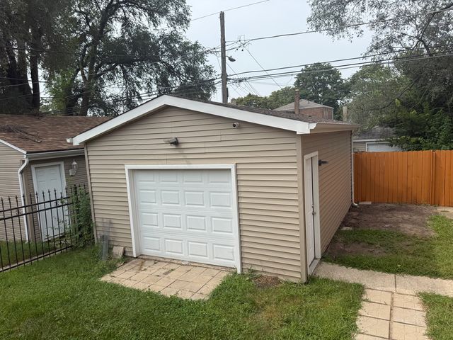 9748 S Ellis Avenue, Chicago, IL 60628