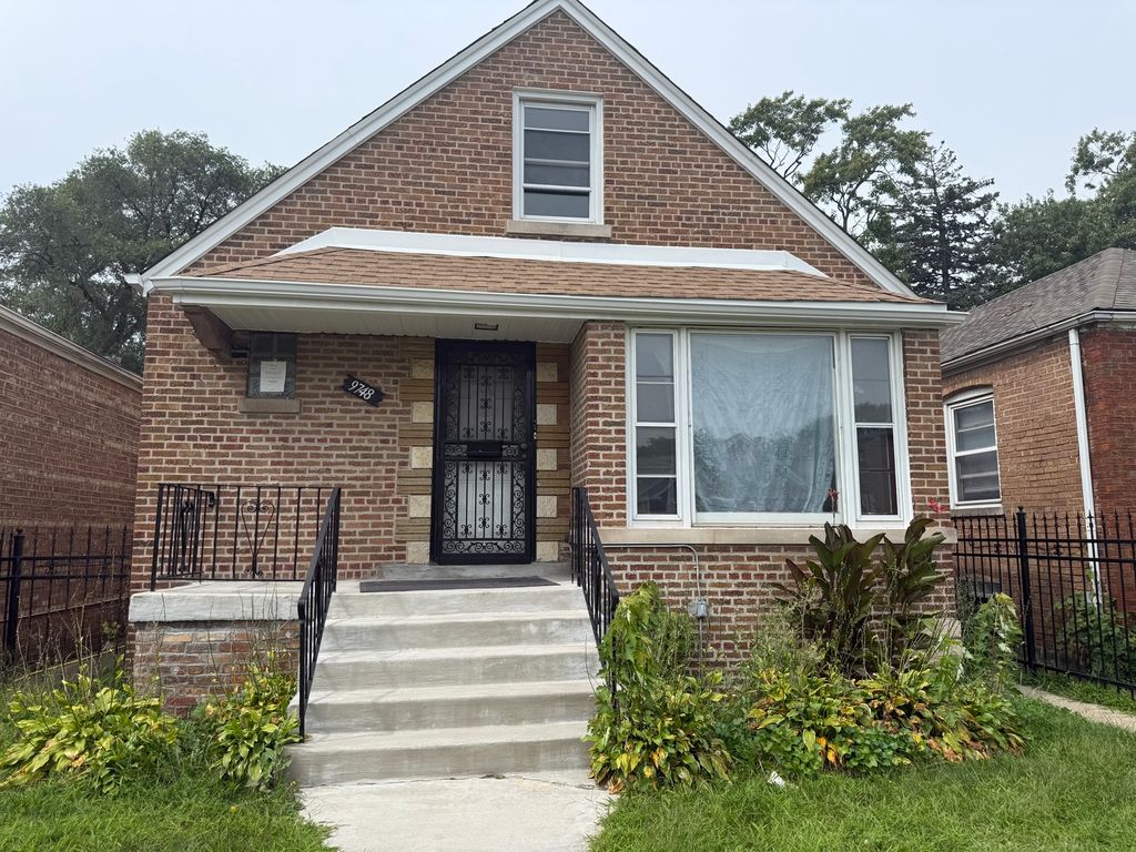 9748 S Ellis Avenue, Chicago, IL 60628
