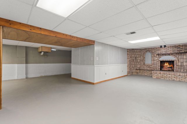 5521 Tuttle Hill Road, Ypsilanti, MI 48197