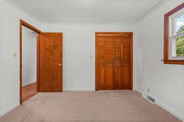 5521 Tuttle Hill Road, Ypsilanti, MI 48197