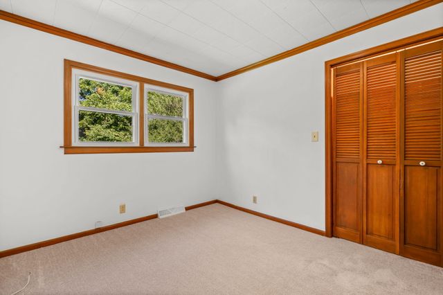 5521 Tuttle Hill Road, Ypsilanti, MI 48197