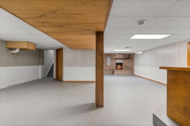5521 Tuttle Hill Road, Ypsilanti, MI 48197