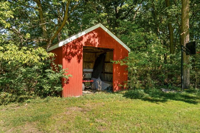 5521 Tuttle Hill Road, Ypsilanti, MI 48197