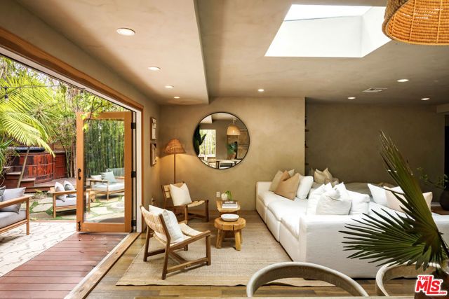1126 Indiana Avenue, Venice (los Angeles), CA 90291