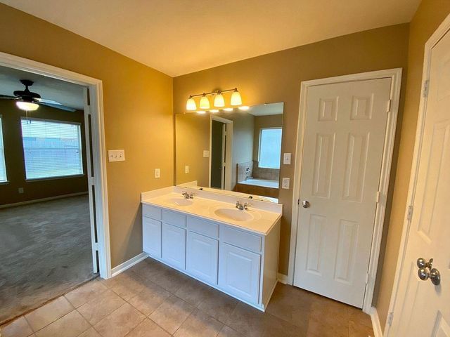 3804 Oak Bent Drive, Pearland, TX 77581