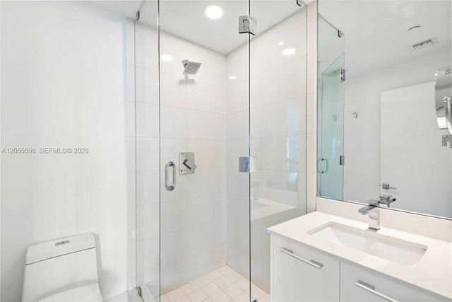 650 NE 32nd St PH5201, Miami, FL 33137