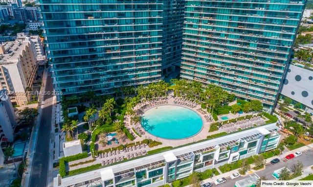650 NE 32nd St PH5201, Miami, FL 33137