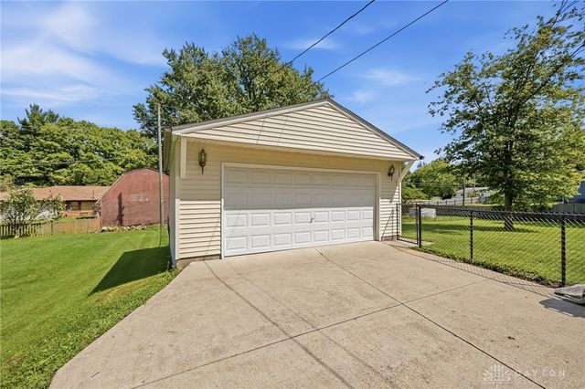 1652 Ridgeway Drive, Springfield, OH 45506