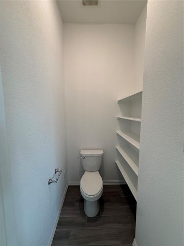 1562 Ancient Oak Lane, Conroe, TX 77301