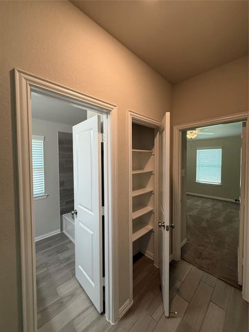 1562 Ancient Oak Lane, Conroe, TX 77301