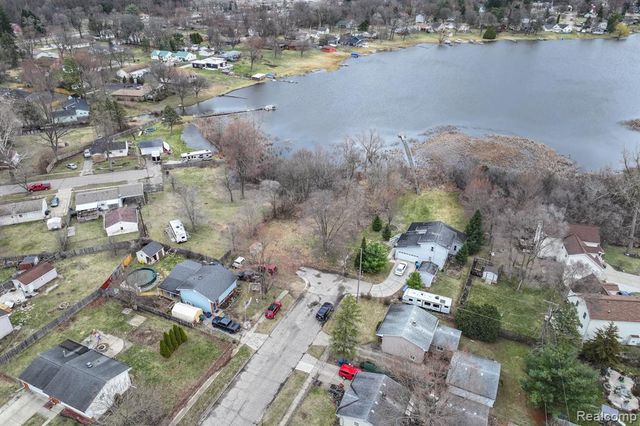 VL Delphine Drive, Holly, MI 48442